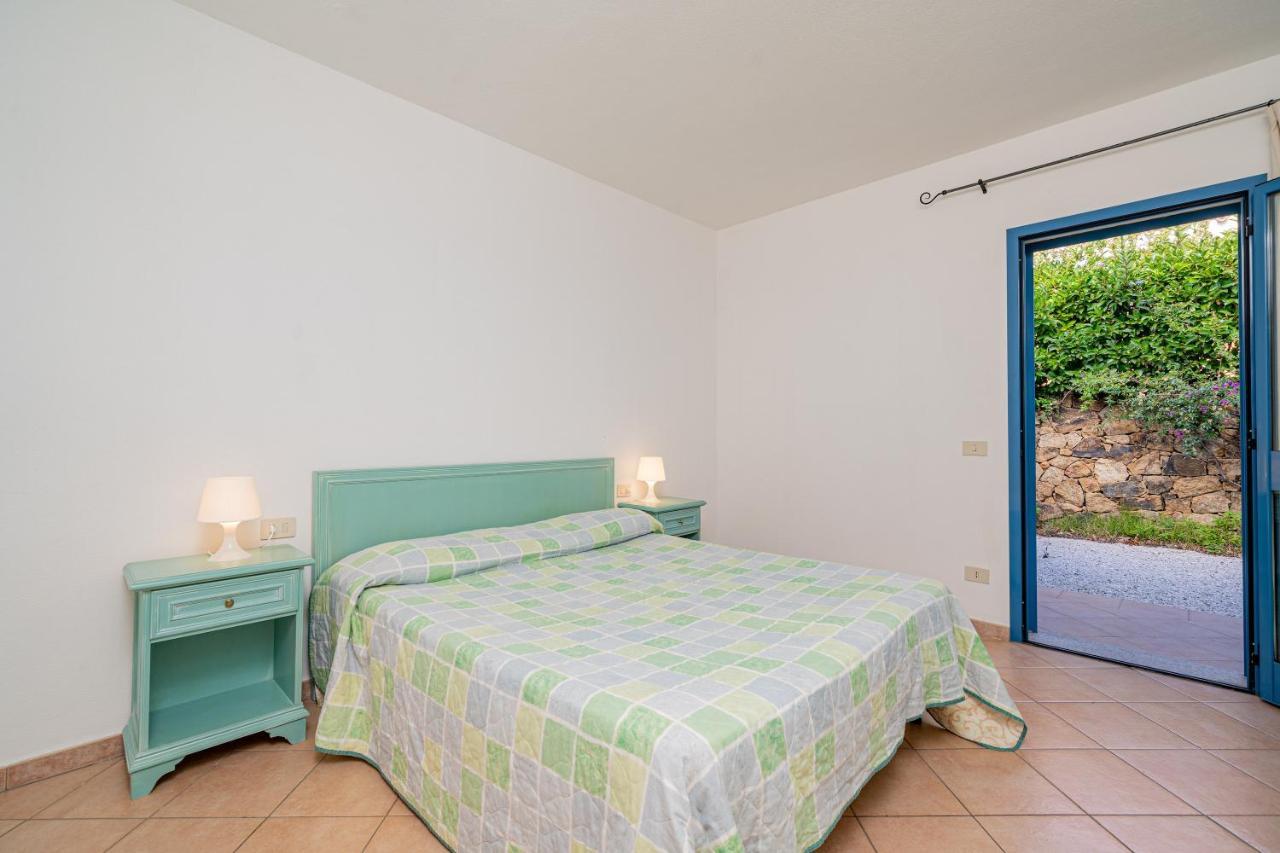 Apartments In Residence With Swimming Pool In Cala Girgolu Monte Petrosu Eksteriør billede
